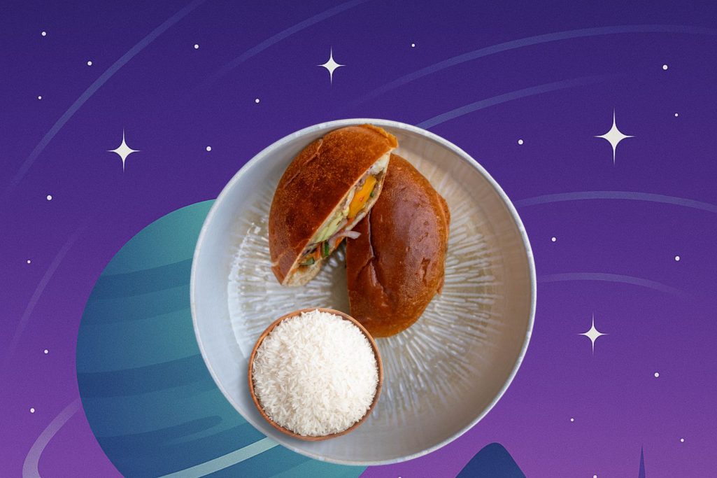 Burger UFO Neua Thaï avec bœuf mariné aux épices thaï, légumes croquants, sauce maison et buns moelleux – Chana Poke Thaï Gif-sur-Yvette