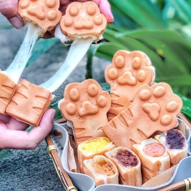 Mochi waffles gourmandes en forme d’animaux chez Chana Poke Thaï